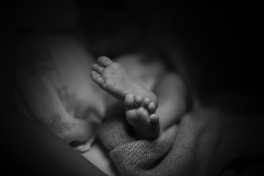 newborn baby's feet photograph at moments by libre phtography